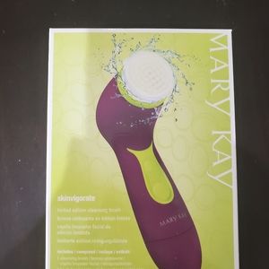 Cleansing Brush by Mary Kay